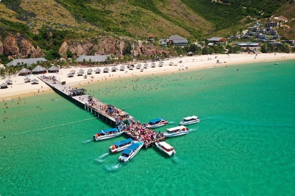 Vi vu Hè miền Trung: Cơn gió mới thổi dọc dải đất di sản