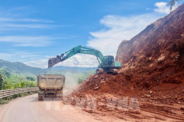 Quốc lộ 15D tăng tốc về đích, mở lối thông thương La Lay