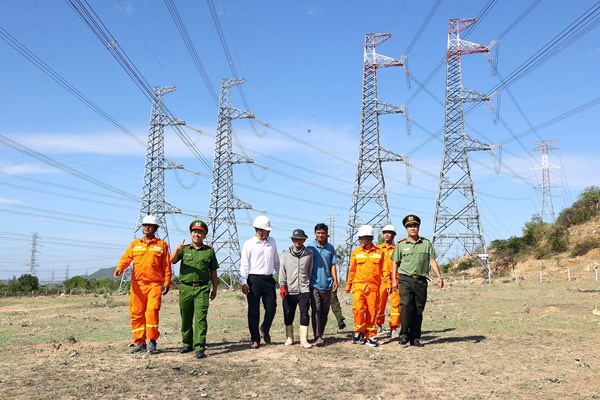 “Chìa khóa” nâng cao nhận thức cộng đồng bảo vệ hành lang lưới điện