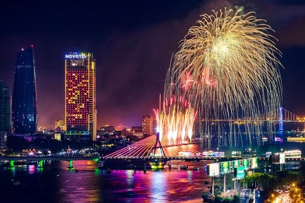 Tận hưởng Lễ hội pháo hoa Đà Nẵng trọn vẹn cùng NCB iziMobile và NCB Visa