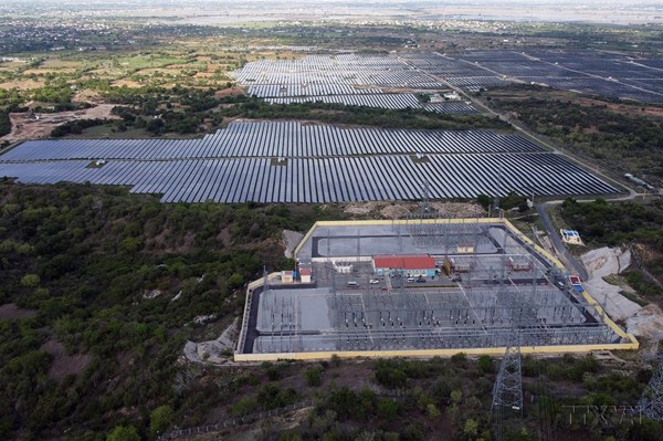 Tâm lý thận trọng bao trùm thị trường kim loại và năng lượng