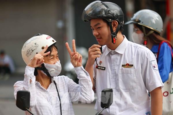 Thí sinh Hà Nội bước vào môn thi đầu tiên Kỳ thi tuyển sinh vào lớp 10 công lập