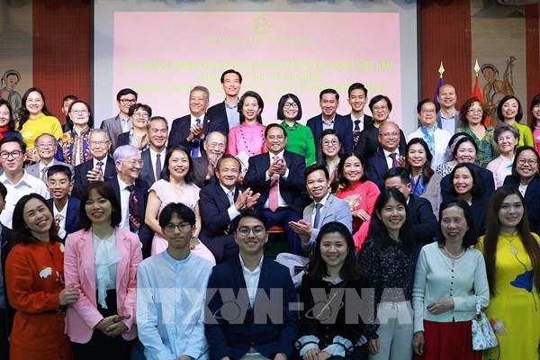 Thủ tướng Phạm Minh Chính gặp gỡ cộng đồng người Việt Nam tại Pháp