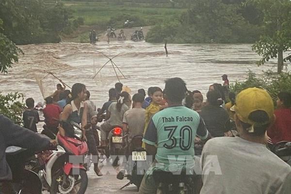 Quốc lộ 25 tê liệt vì mưa lớn kéo dài