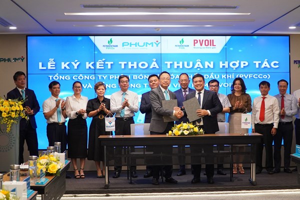 PVFCCo - Phú Mỹ và PVOIL hợp tác đưa ra thị trường dung dịch làm sạch khí thải động cơ diesel