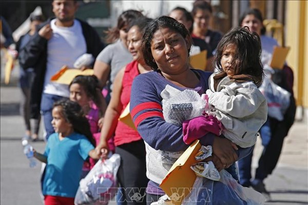 Mỹ triển khai chiến dịch trục xuất quy mô lớn lao động nhập cư trái phép