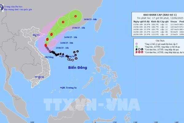 Bão số 1 tiếp tục đổi hướng với sức gió giật cấp 14