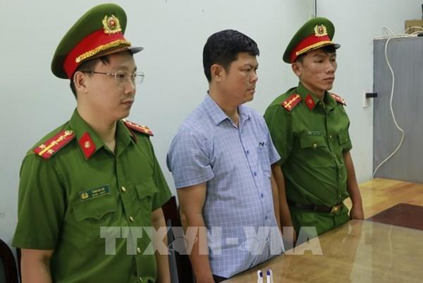 Khởi tố, bắt tạm giam cựu Chánh văn phòng HĐND, UBND huyện Bù Đăng