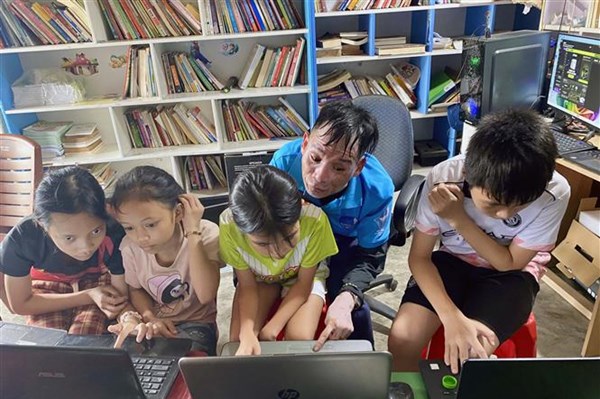 Vượt lên nghịch cảnh nhờ công nghệ