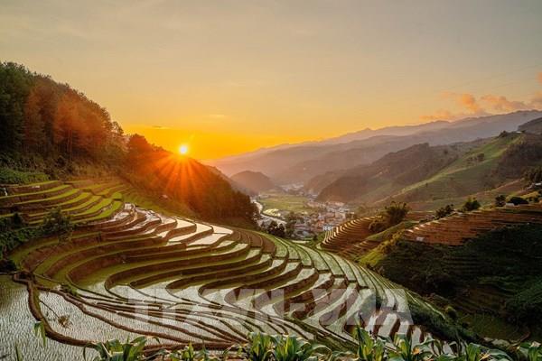 Đến Mù Cang Chải mùa nước đổ