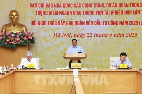 Thủ tướng: Không để việc tổ chức chính quyền địa phương ảnh hưởng đến các công việc khác