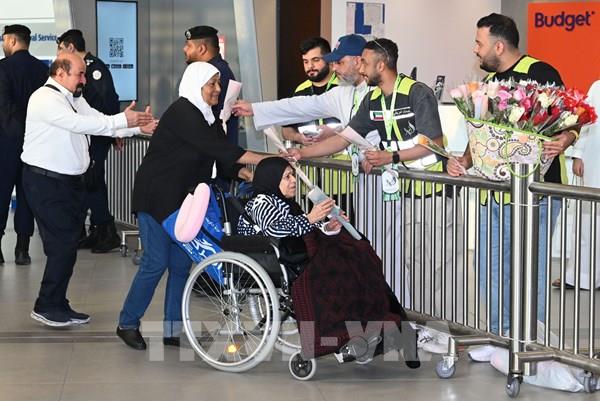 Các nước đẩy nhanh sơ tán công dân khỏi Israel và Iran