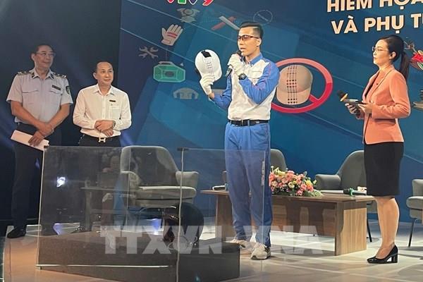 Hiểm họa rình rập từ mũ bảo hiểm và phụ tùng xe máy không đạt chuẩn