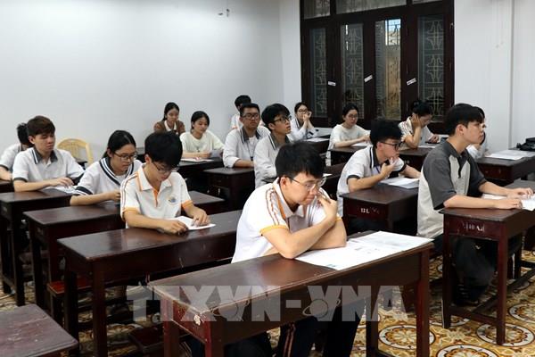 Kỳ thi tốt nghiệp THPT 2025: Hơn 1,1 triệu thí sinh bước vào ngày thi đầu tiên hai môn Ngữ văn - Toán