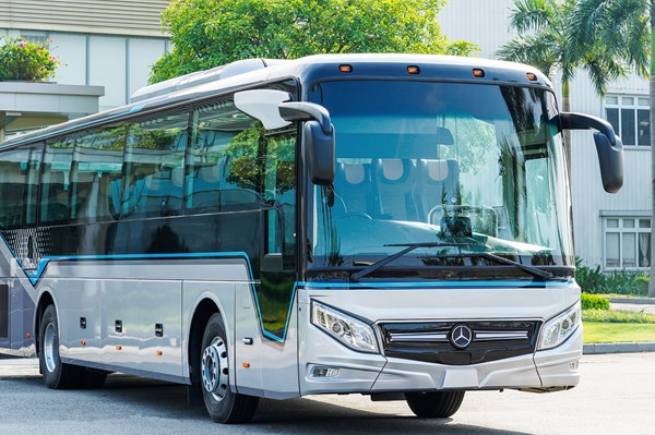 THACO AUTO xuất khẩu xe bus cao cấp Mercedes-Benz RS 1936 sang Thái Lan