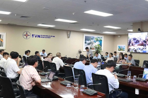 Di dời các công trình điện để đảm bảo tiến độ các dự án giao thông trọng điểm 