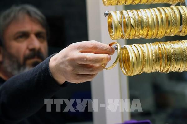 Địa chính trị hạ nhiệt, giá vàng giảm 2,8% trong tuần qua