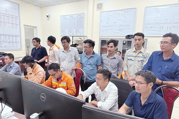 Đóng trạm biến áp 220kV để đảm bảo điện cho tỉnh Vĩnh Phúc