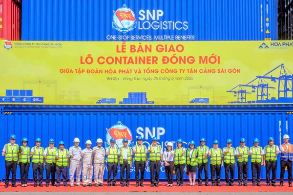 Hòa Phát bàn giao lô container đầu tiên cho Tổng công ty Tân Cảng Sài Gòn