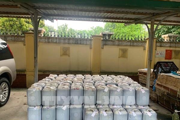 Hà Nội buộc tiêu hủy hơn 2.600 lít nước mắm không rõ nguồn gốc