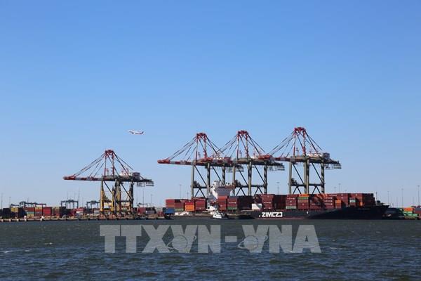 Thuế hải quan Mỹ lần đầu tiên vượt 100 tỷ USD trong một năm tài khóa