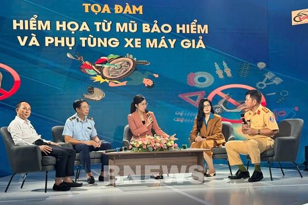 Mũ bảo hiểm, phụ tùng xe máy giả: Bẫy tử thần núp bóng hàng rẻ