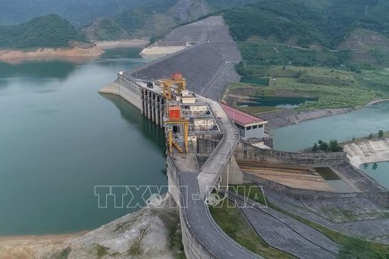 18 giờ ngày 30/6, đóng 1 cửa xả đáy hồ thủy điện Tuyên Quang