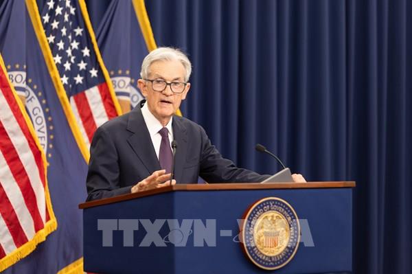 Chủ tịch Fed để ngỏ khả năng hạ lãi suất