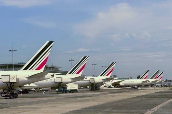 Dịch vụ hàng không Pháp và Hà Lan gián đoạn do đình công