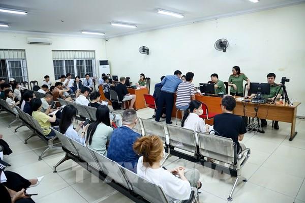 Miễn, giảm nhiều khoản phí, lệ phí cho công dân số