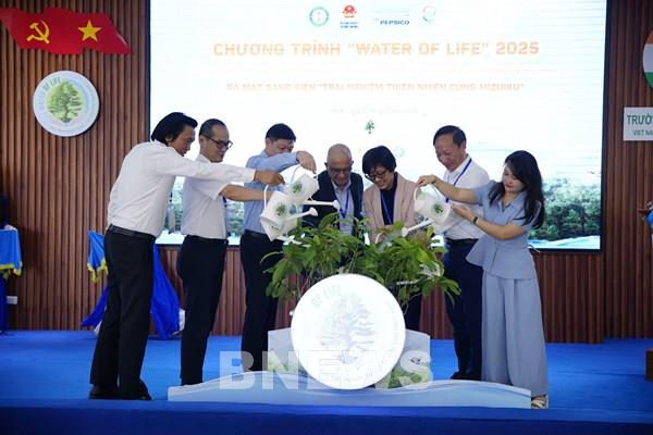 Làm giàu rừng đầu nguồn, cải thiện khả năng lưu giữ nước