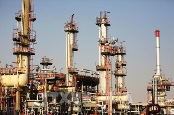 Thị trường dầu mỏ thế giới biến động mạnh trong nửa đầu năm 2025