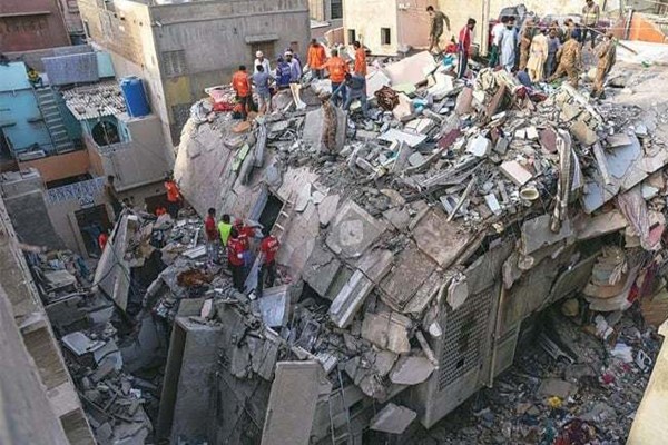 Sập tòa nhà tại Pakistan: Tìm thấy 27 thi thể 