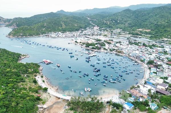 Vẻ đẹp nên thơ của vịnh Vĩnh Hy