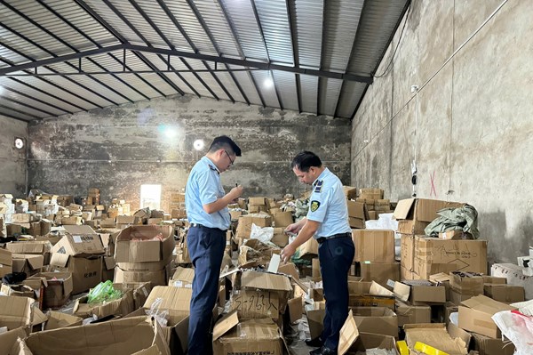 Phát hiện kho hàng hơn 47.000 sản phẩm nhập lậu, vận hành qua phần mềm Trung Quốc