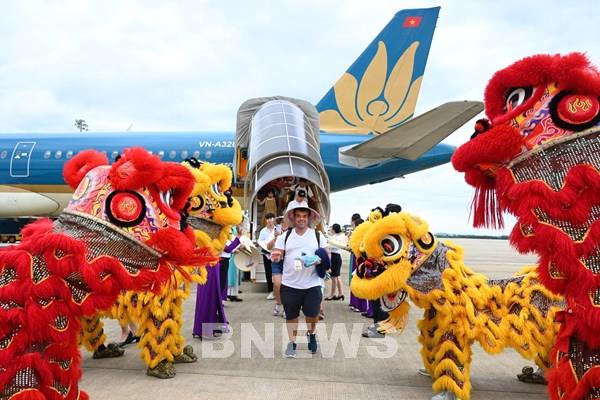 Vietnam Airlines đón hành khách thứ 350 triệu sau 30 năm thành lập