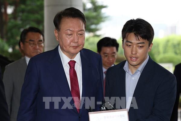 Tòa án Seoul phát lệnh bắt giữ cựu Tổng thống Hàn Quốc Yoon Suk Yeol