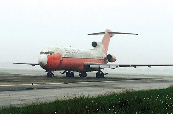 Đề xuất 3 phương án xử lý máy bay bị bỏ rơi 18 năm tại sân bay Nội Bài