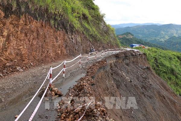 Nhiều tuyến đường trên địa bàn tỉnh Lai Châu bị sạt lở nghiêm trọng do mưa lũ