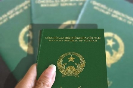 Hướng dẫn điều kiện nhập quốc tịch, trở lại quốc tịch Việt Nam