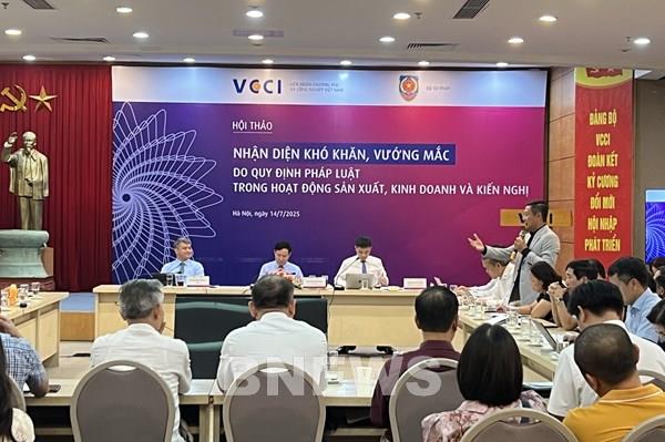 Doanh nghiệp gặp khó với các quy định pháp luật kinh doanh hiện thời