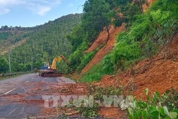 Khẩn trương khắc phục sạt lở tại tuyến đường huyết mạch nối Đồng Nai - Lâm Đồng