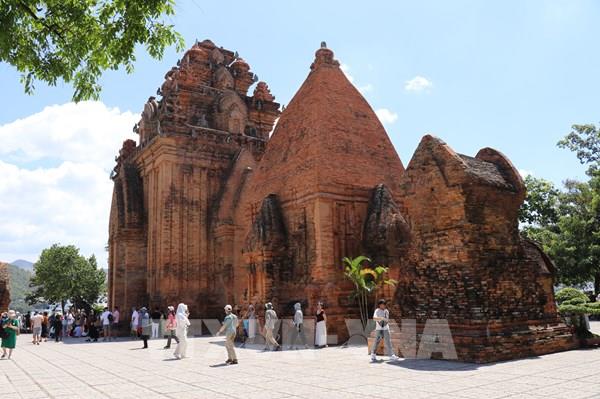 Khám phá bí ẩn tháp Chăm cổ ở miền đất nắng gió