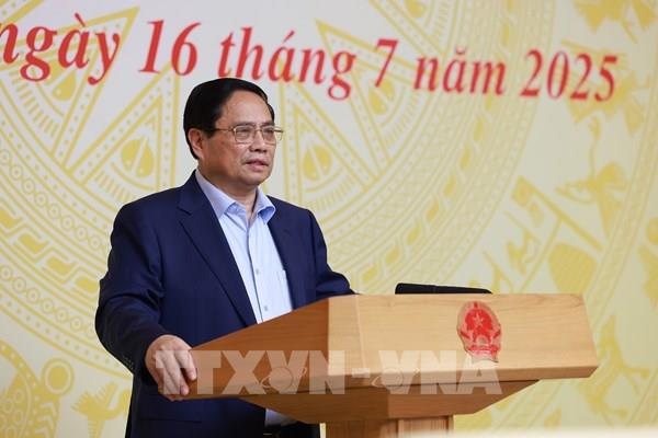 Thủ tướng chủ trì Hội nghị trực tuyến toàn quốc về kịch bản tăng trưởng