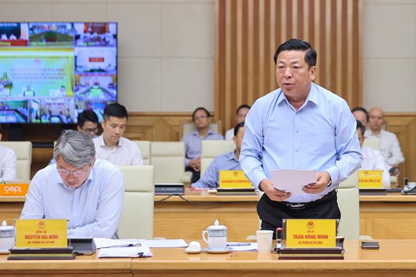 Hoàn thành 3.000 km cao tốc và 100.000 căn nhà ở xã hội trong năm 2025