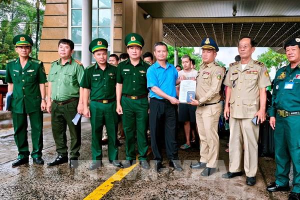 Tiếp nhận 45 công dân do lực lượng chức năng Campuchia bàn giao