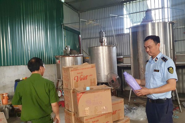 Phạt 180 triệu với doanh nghiệp sản xuất hàng giả nhãn hiệu D-nee, Tauau