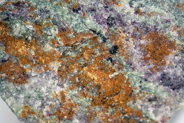 Trung Quốc phát hiện loại đất hiếm mới