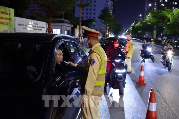 Hà Nội tăng cường xử lý vi phạm nồng độ cồn trong đêm