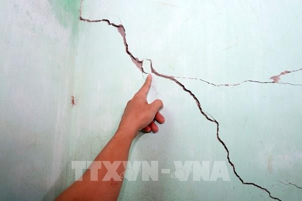 Đắk Lắk: Cam kết bồi thường thiệt hại cho nhà dân bị nứt do thi công cao tốc